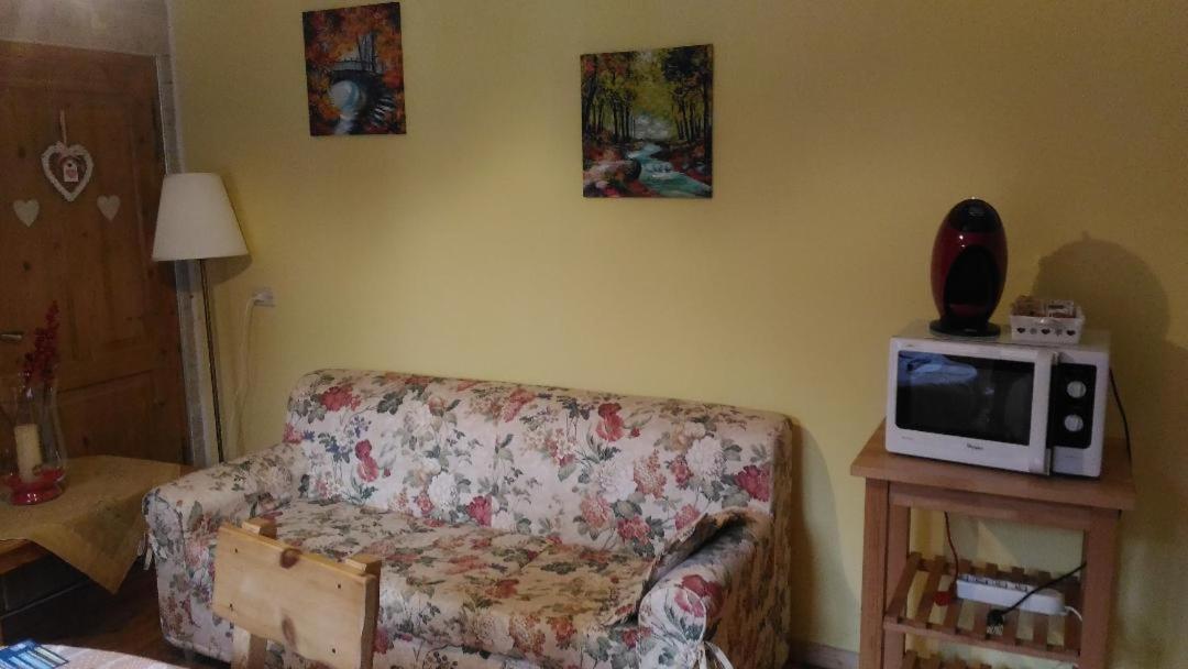 Apartament Alloggio Castello Tesino Zewnętrze zdjęcie